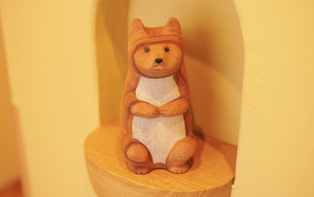 部屋のサイン(りす) 制作:キタカゼパンチ 市原 辰昭・史恵氏