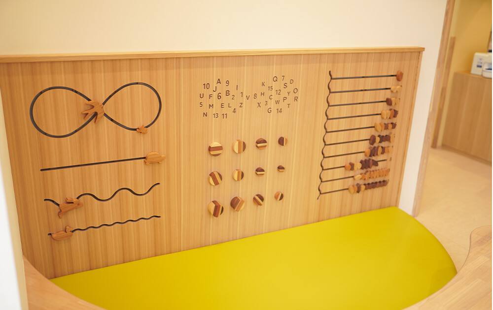 プレイスペースの遊具 制作:bookMt. 本山 広真氏